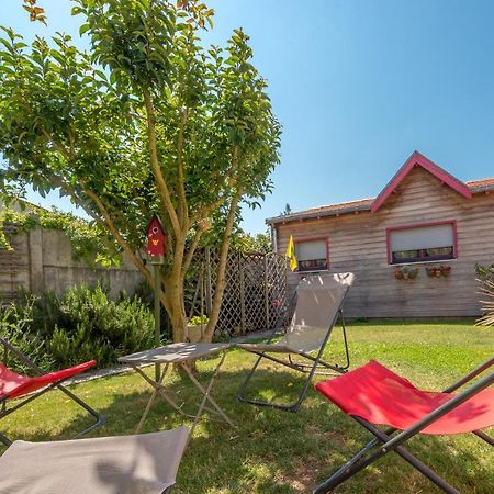 Bed and Breakfast L'Escale Marine - Couette Et Cafe Ла-Рошель Екстер'єр фото